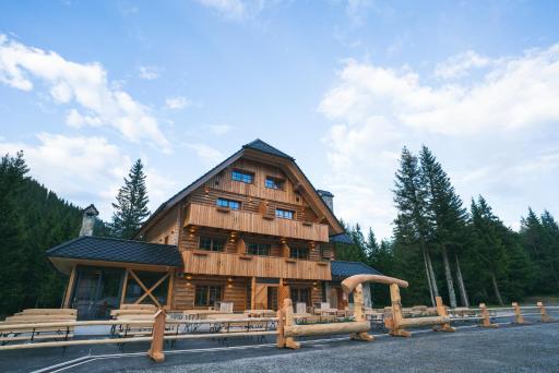 Guesthouse Lajnar - Housity