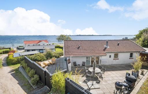 Beautiful Home In Gråsten With Wifi - Housity