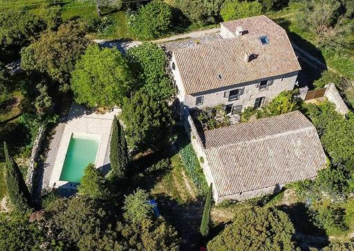 Nouveau! Mas provençal - charme et nature - à 2 pas de Sommières - Housity