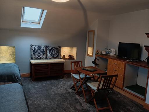 Oak Tree Lane Country B and B - Housity
