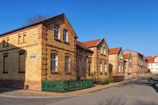 Glashüttchen mit 2 Schlafzimmern, Sauna und schönem Garten - Housity