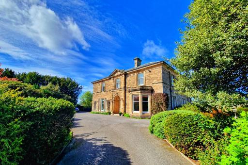 The Pines Guest House - Housity