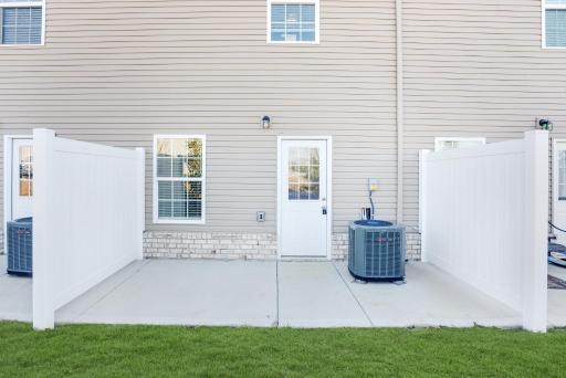 Make Lemonade in luxury w king bed and free parking plus 40 minutes to Nashville - Housity