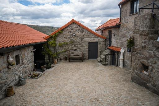 Refúgio Nariz do Mundo (Casa do Meio) - Housity