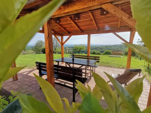 Počitniška hiša Pavlek - Housity