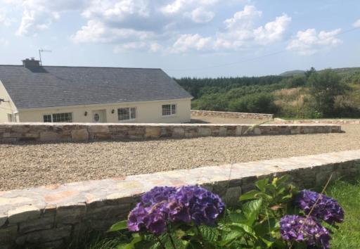 Benglenisky House, Ballynahinch - Housity