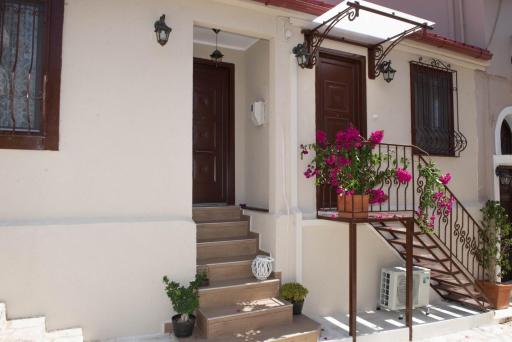 Katerina 1 Bedroom House - Housity