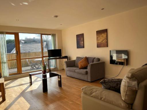 5 Courthouse Square Clifden - Housity