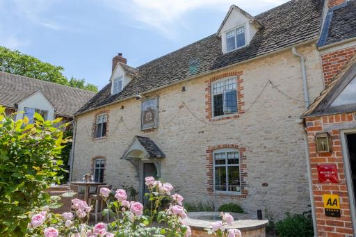 The Harcourt Arms - Housity