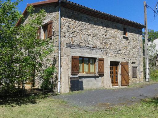 En Auvergne au cœur du parc Livradois Forez - Housity