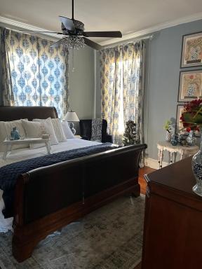 Jenny's Downtown Hideaway Bed and Breakfast - Housity