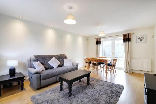 Pass the Keys Cute cottage in Pembury with parking - Housity