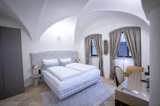 Maxim Suites by Elias Holl - Hizvo