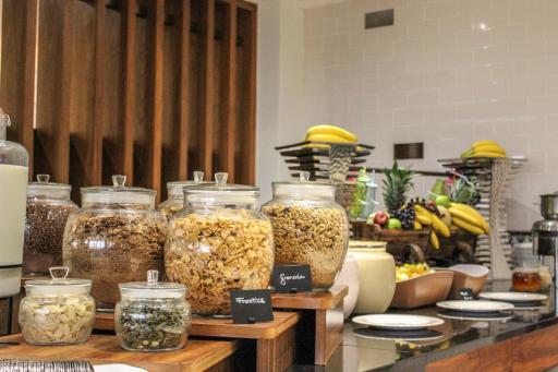 Renaissance London Heathrow Hotel - Housity