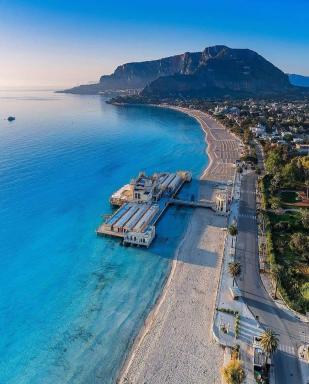 Mondello's Pearl - Housity