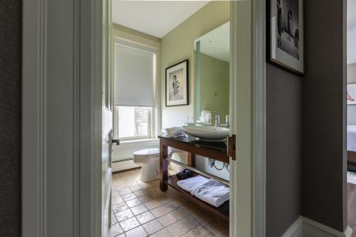 The Centennial Hotel - Housity