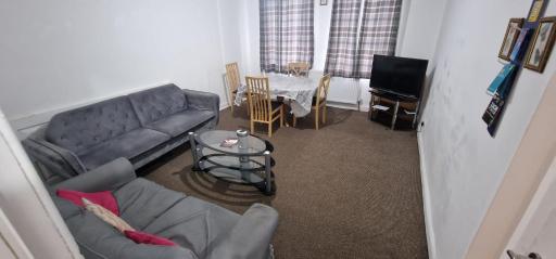 SIMPLE 2BED FLAT IN EDINBURGH. - Housity