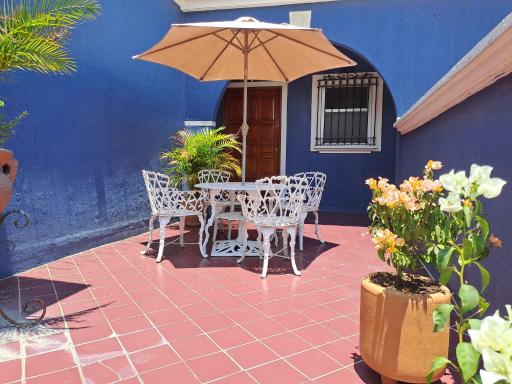 Casa Refugio Budget House 8 Rooms & 9 Bathrooms - Housity