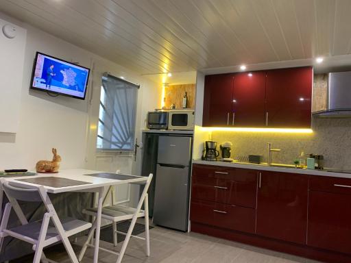Charmante petite maison en pierre, avec accès autonome - Housity