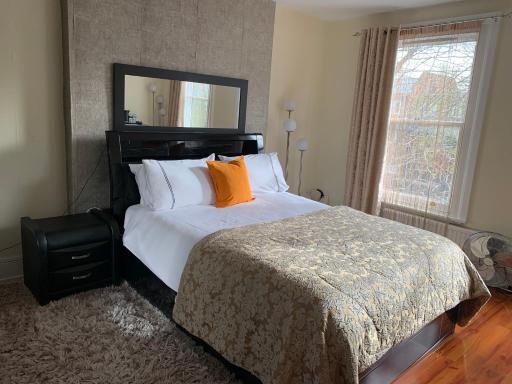 Superbly Furnished Apartment in Central London - Housity