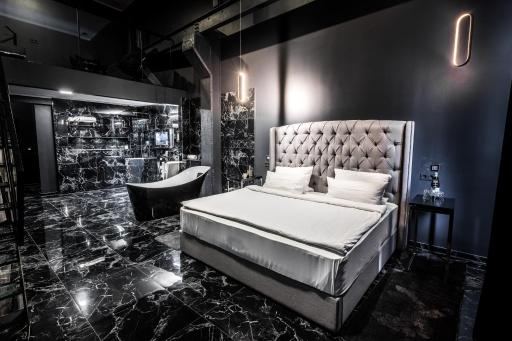 Black Hotels Köln - Housity