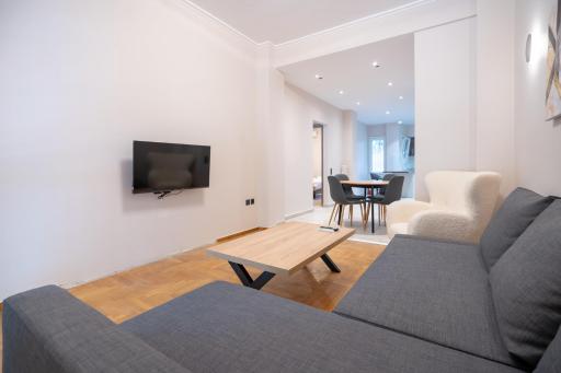Megaro mousikis metro st. 2 bdrms apartment by MPS - Housity