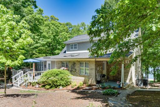 Spacious Home with Deck on Shores of Lake Wylie - Housity