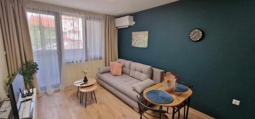 Апартамент ТАНЯ Top center location and free parking, self check-in - Housity