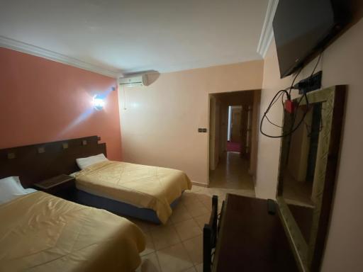 Merry Hôtel - Housity