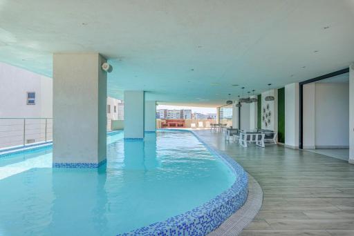 Amazing Harmony Apartment, Balcony, Pool & Spa in La Julia - Housity