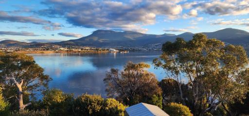 Waterfront Abode - 2 bedrooms - Housity