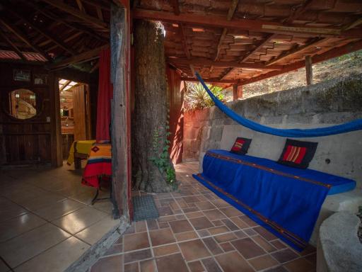 1 bedroom cabin, 3 blocks from beach and center of San Juan - Housity