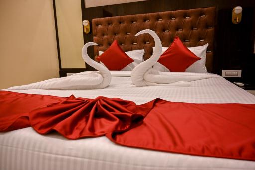 Hotel Warner The Royal Unicorn - Housity