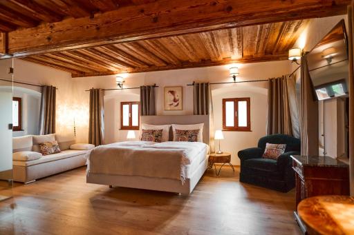 Hotel Pok Garni - Housity