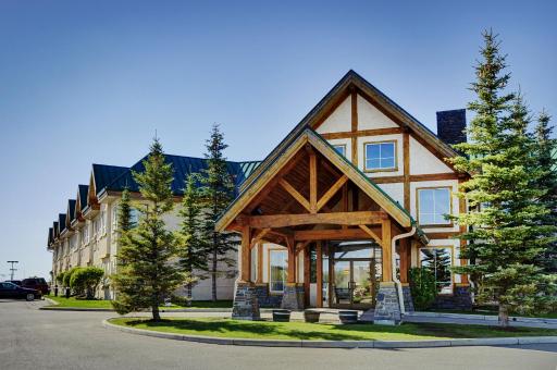Lakeview Inns & Suites - Okotoks - Housity