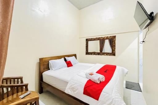 RedDoorz @ Gunari Guest House Merek Karo - Housity