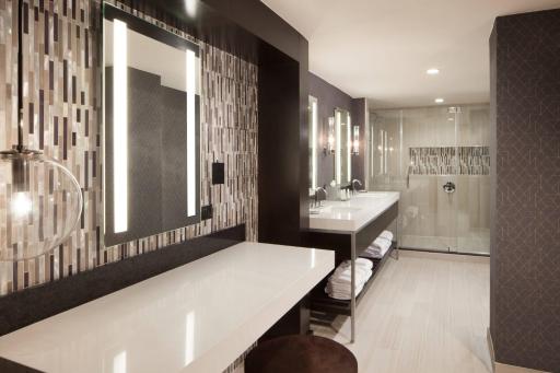 Dallas/Fort Worth Airport Marriott - Housity