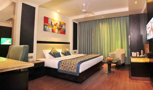 Hotel City Star - Free Airport Pickup - Housity