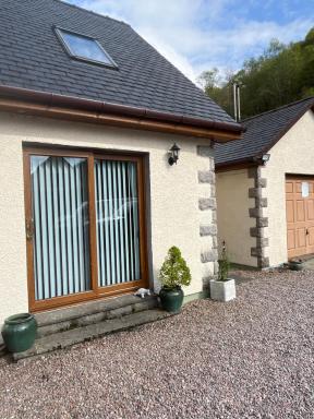 Tigh na Drochaid, Glen Nevis - Entire Apartment - Housity