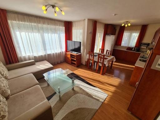 Spacious 2 Bedroom Apartment - Housity