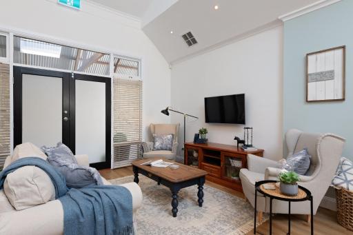 Studio One Crafers - Housity