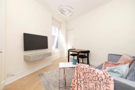JOIVY Modern flat in City Centre - For up to 3 guests - Housity