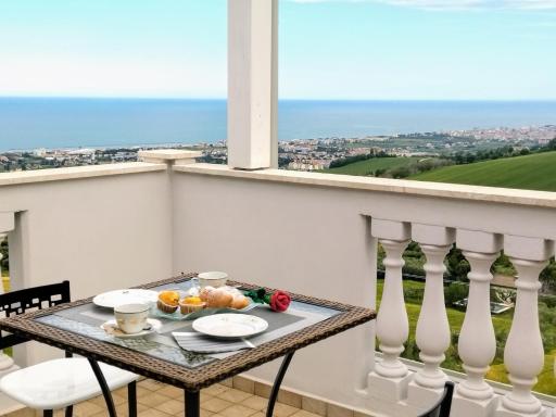 La Dolce Vita - Housity