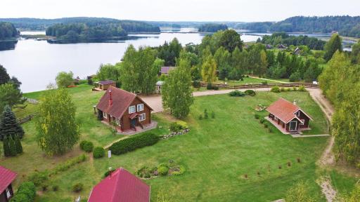 Resort by Nava Lake - Housity