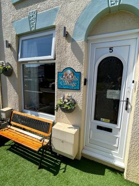 Seashells Cottage - Housity
