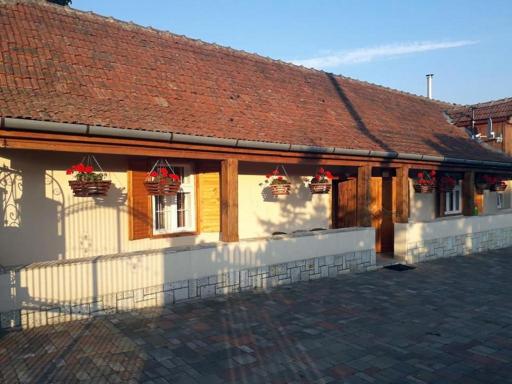 Hegyalja Vendégház - Housity