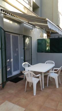 Karina, to the beach with terrace and private parking - Housity
