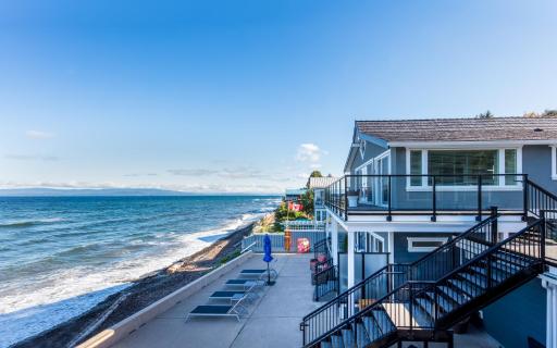 Qualicum Beach Ocean Suites - Housity