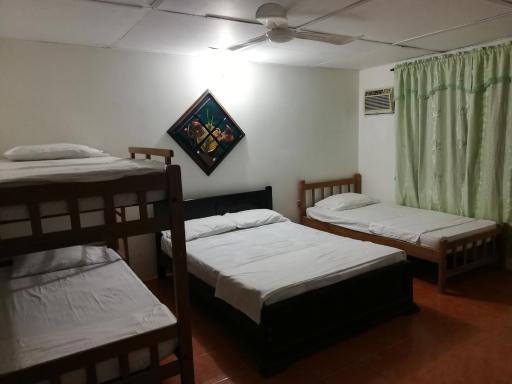 Casa Navarro Hostal - Junto al Mar - Housity