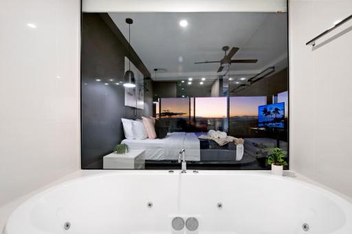Converted Two Bedroom Apartment - No Parking - Hinterland View - Circle on Cavill - Self Contained, Privately Managed - Housity